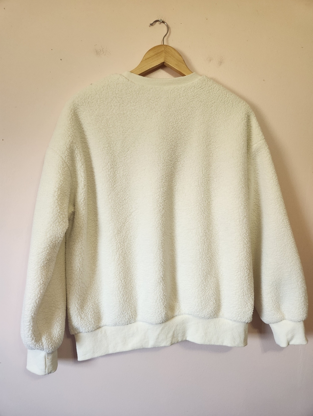 HOWDY Sherpa Fleece Pullover Sweater Pink Sequin Patch Cream Teddy Oversized S - Picture 3 of 6